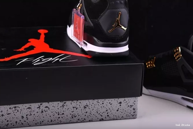 Air 552 “Royalty” 308497-032 Resilient Jordan 4 0812